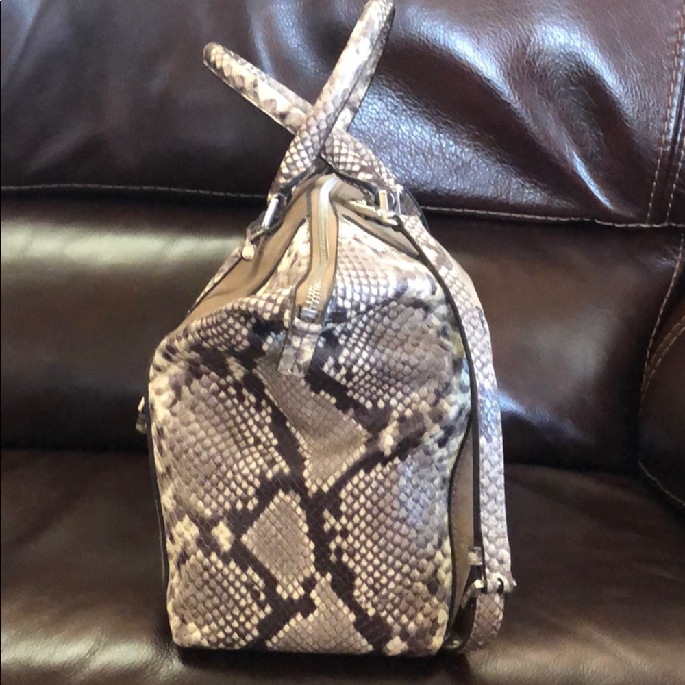 Michael Kors - Picture 2 of 3
